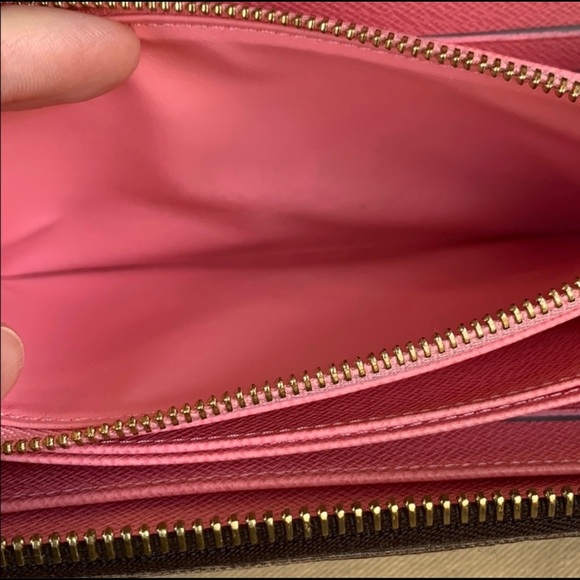 💯% Authentic Louis Vuitton Monogram Zip Wallet - Picture 12 of 16